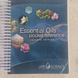 Essential Oils Pocket Reference - Blue